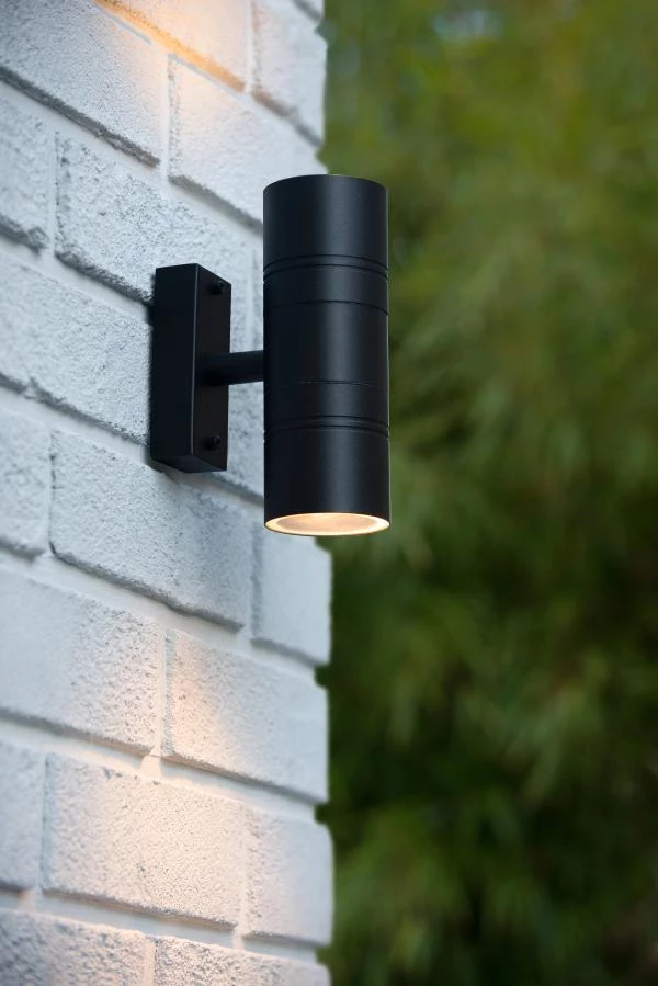 Lucide ARNE-LED - Wall spotlight / Wall light Indoor/Outdoor - Ø 6,3 cm - LED - GU10 - 2x5W 2700K - IP44 - Black - ambiance 1